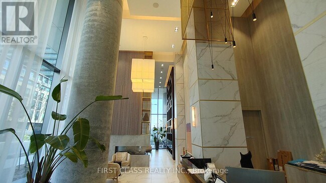 Photo du bâtiment - 950-3950 Portage Pkwy