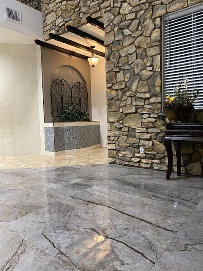 Foto del edificio - Beautiful 2 story home in Southern Highlands