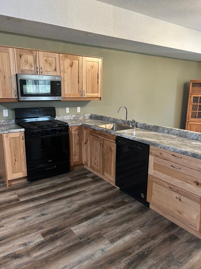 Building Photo - 23839 S Rockerville Rd