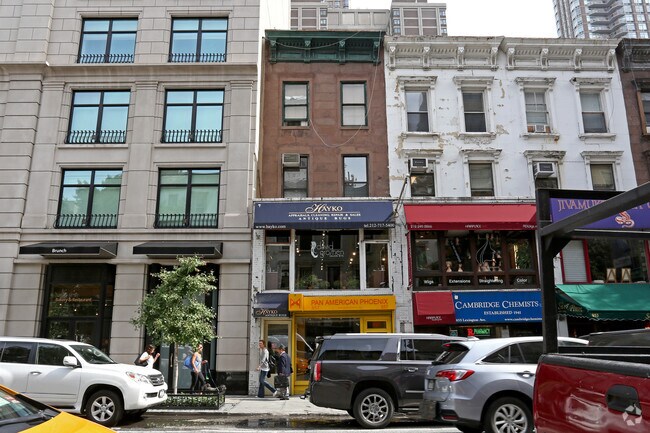 Front View - 857 Lexington Ave