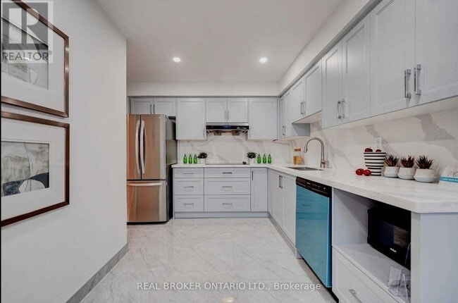 Building Photo - 86 Valdor Dr