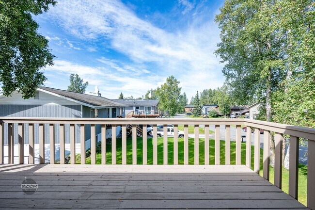 Building Photo - Bright Anchorage Home in Prime Location
