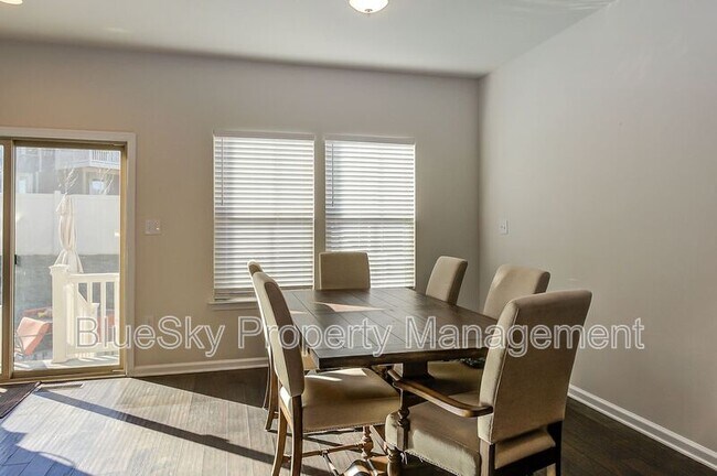 Foto del edificio - 822 Oval Park Ln