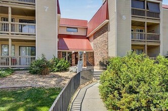 Building Photo - 14720 E Kentucky Dr