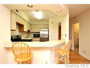 Foto del edificio - 14 Nosband Ave