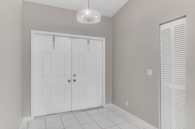 Foto del edificio - 9924  Majorca Place