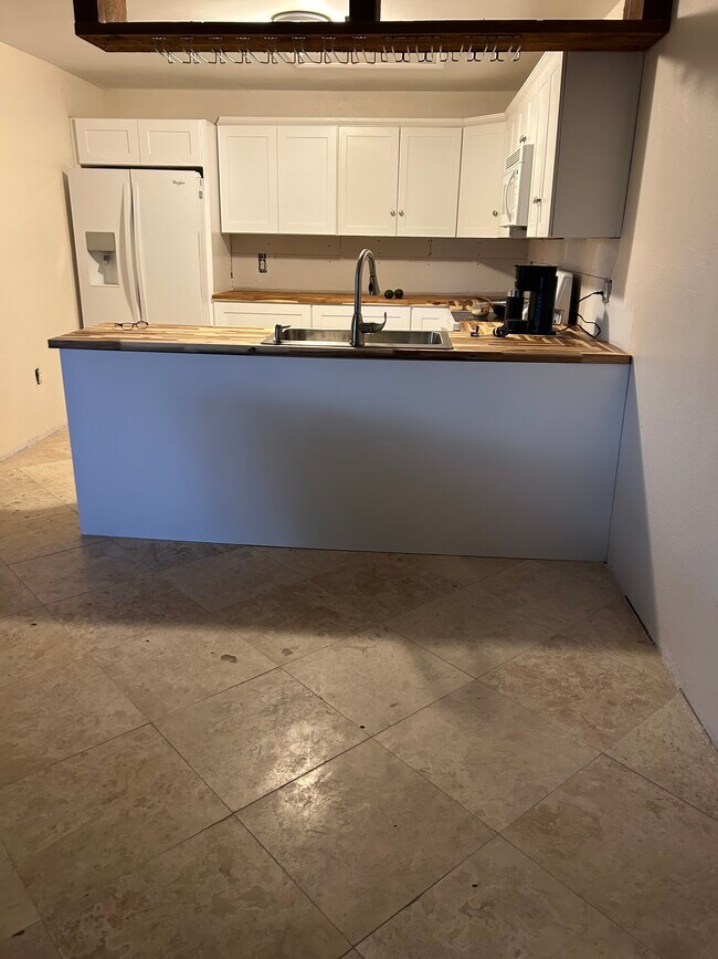 Building Photo - 15514 Crystal Lake Dr