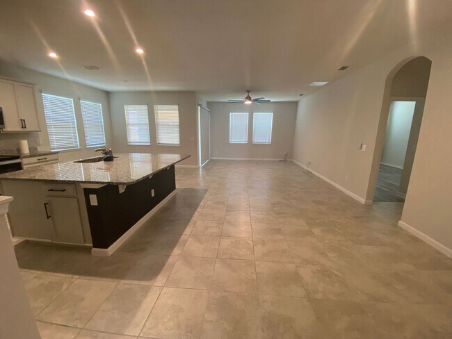 Building Photo - 2304 Tudor Rose Dr