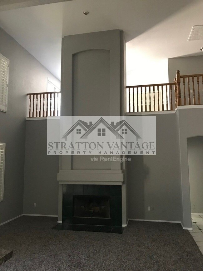 Foto del edificio - 4740 E Desert Ln