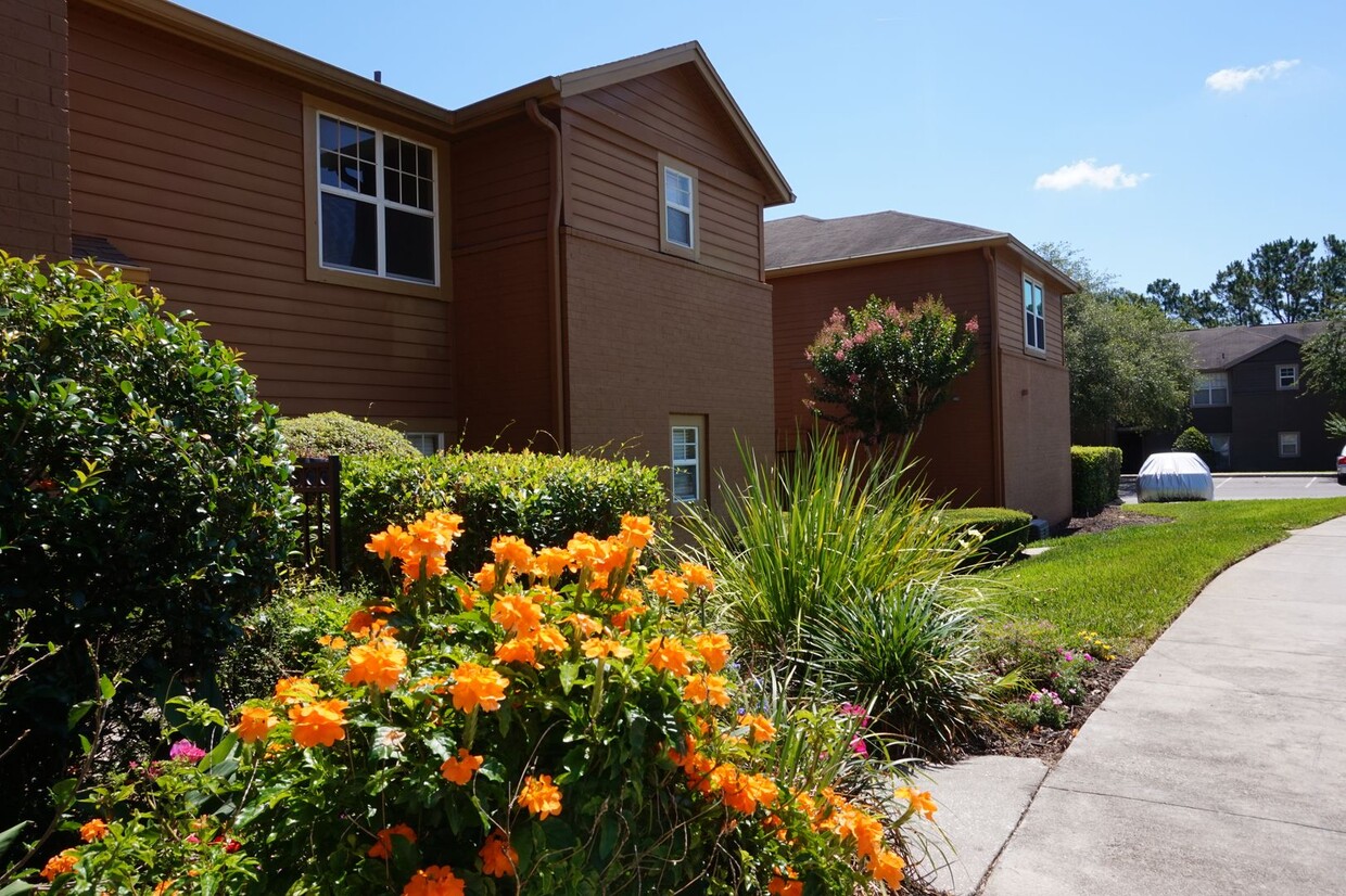 Primary Photo - Residences at Sabal Point Spacious 2/2