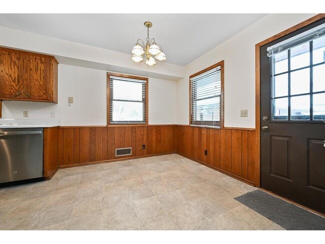 Foto del edificio - 10517 Quebec Ave N