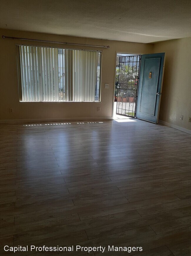 Foto del edificio - 9411 Carlton Oaks Dr