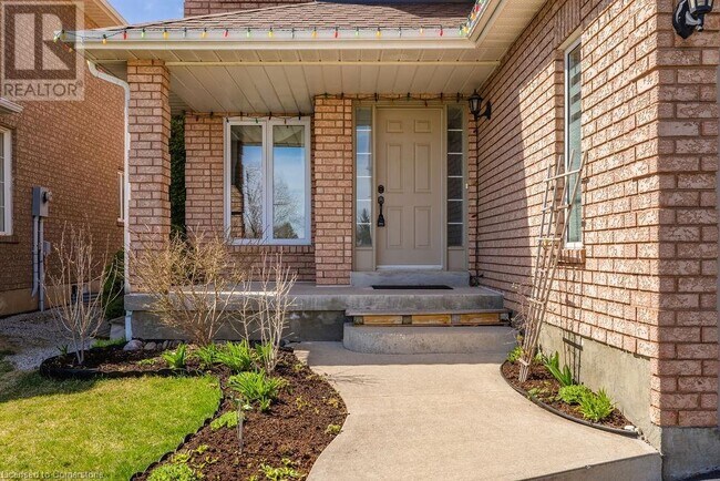 Photo du bâtiment - 5100 Fallingbrook Dr