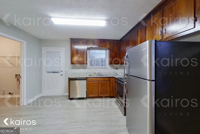 Building Photo - 100 Deer Pkwy