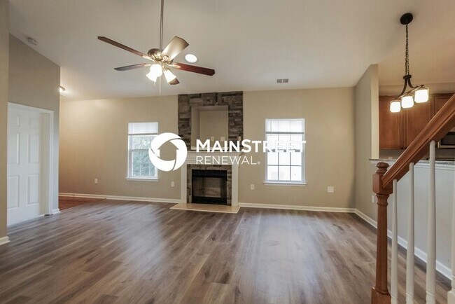 Building Photo - 4 Bedroom Pet-Friendly Home in MONROE, NC with Main Street Renewal