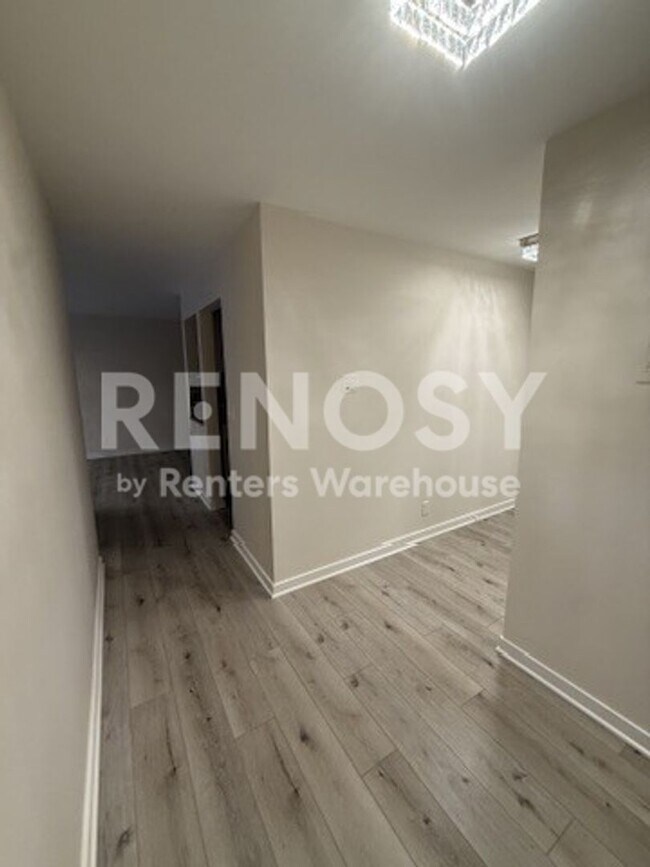 Foto del edificio - 5607 Green Cir Dr