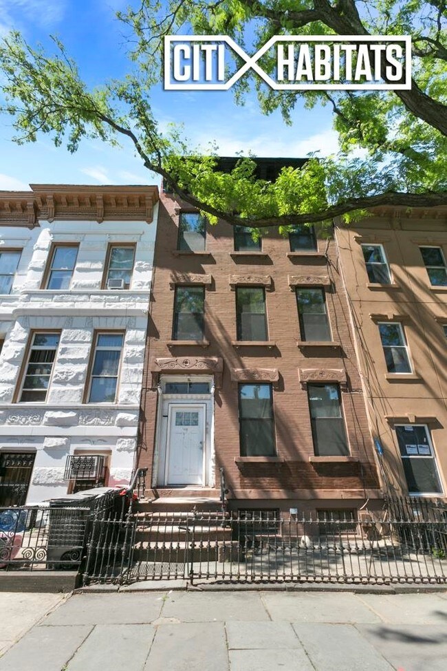 Foto del edificio - 705 Madison St