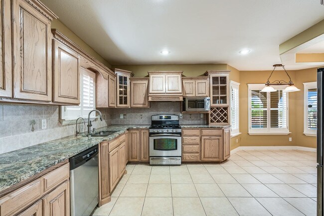 Building Photo - 6308 Franklin Ridge Dr