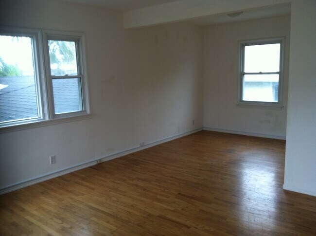 Building Photo - 2813 Highland Ave