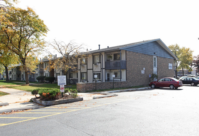 Building Photo - LeClaire Station Apartments