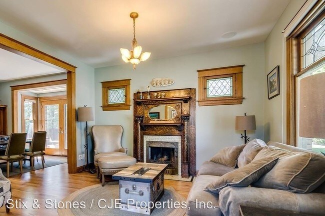 Foto del edificio - 4 br, 3.5 bath House - 1500 S Sherman St