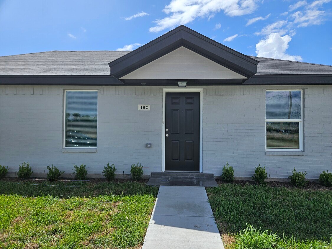 Foto principal - 3101 Haine Dr