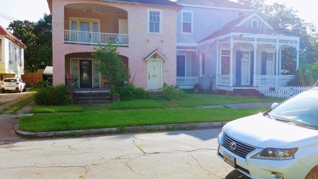 Building Photo - 7605 Freret St