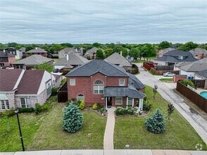 Building Photo - 5602 Willowbrook Dr