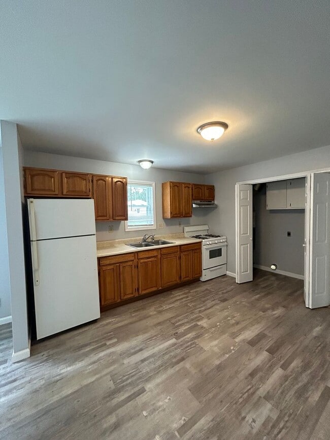 Foto del edificio - Remodeled 2 Bedroom Duplex