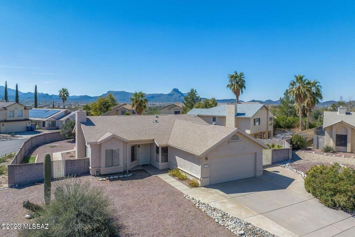 Primary Photo - NW Family Home in Great Area