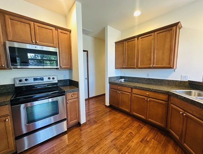 Building Photo - 7625 NE 201st Pl