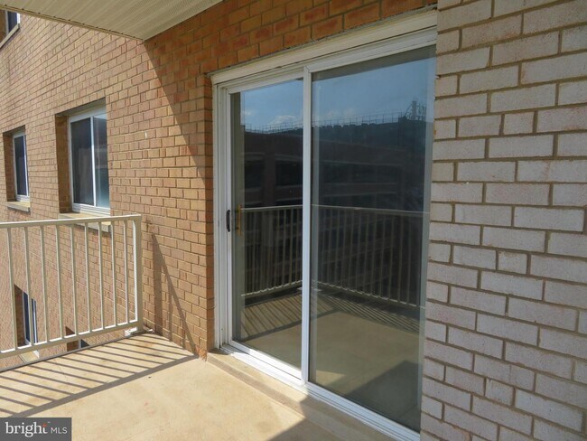 Foto del edificio - 4313 Knox Rd