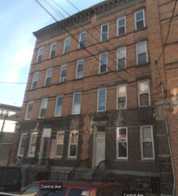 Building Photo - 2606 Central Ave