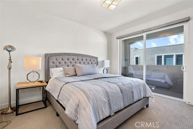 Foto del edificio - 985 Doheny Way