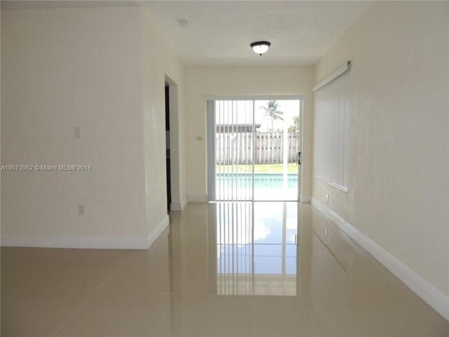 Foto del edificio - 3 bedroom in Hollywood FL 33020