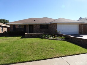 Building Photo - 5609 96th St