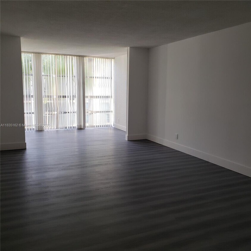 Foto principal - 851 Three Islands Boulevard