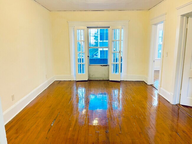 Building Photo - 625 N Highland Ave NE
