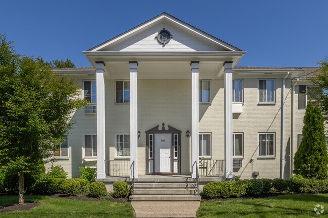 Building Photo - Lynn Apartments