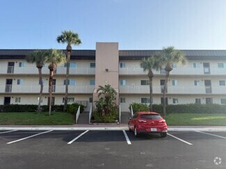 Building Photo - 1014 Manatee Rd