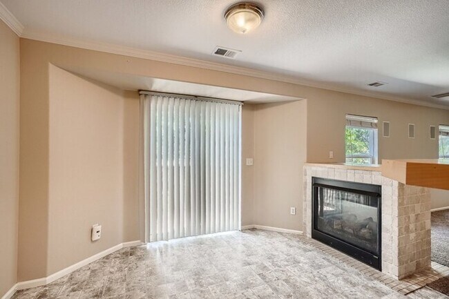 Foto del edificio - 1984 Dove Creek Circle, Loveland, CO, 80538
