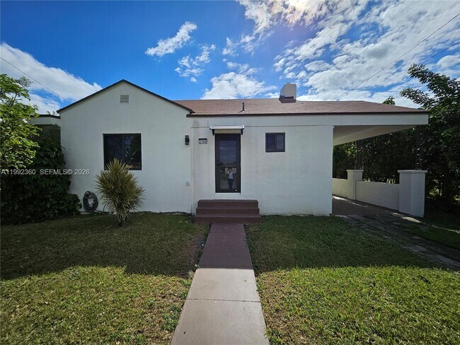 Foto del edificio - 2160 NW 30th St