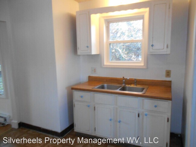 Building Photo - 1039 1/2 Emerson Ave