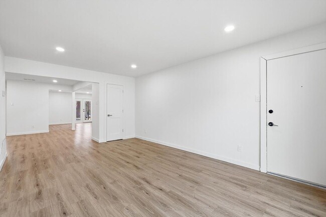 Foto del edificio - 4816 Amesbury Dr