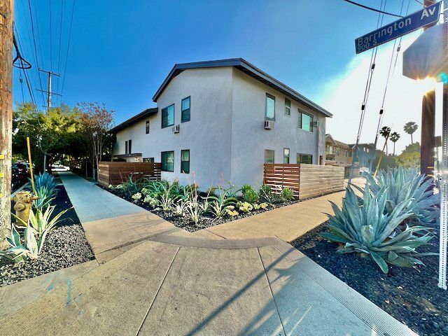 Foto del edificio - 901 S Barrington Ave