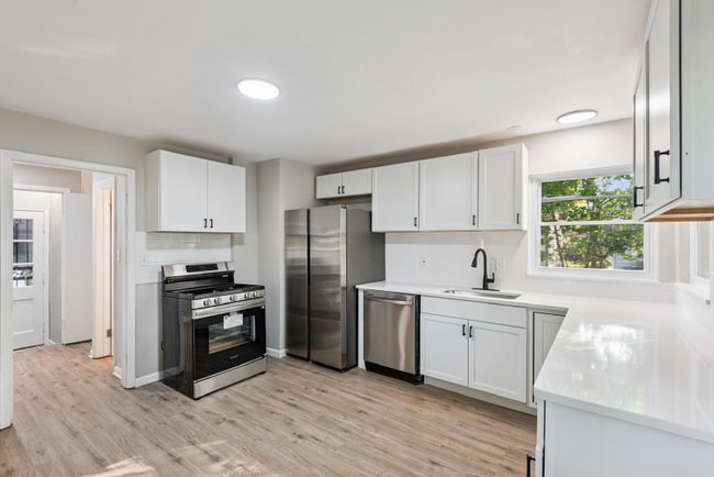 Building Photo - 28050 Gilchrist Dr
