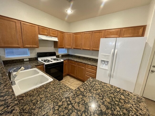 Building Photo - 10618 Allegrini Dr