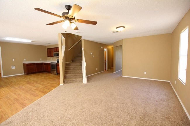 Building Photo - 6756 Shadow Creek