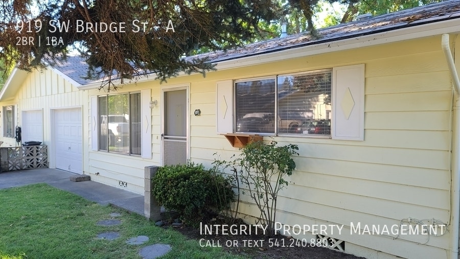 Primary Photo - 919 SW Bridge St