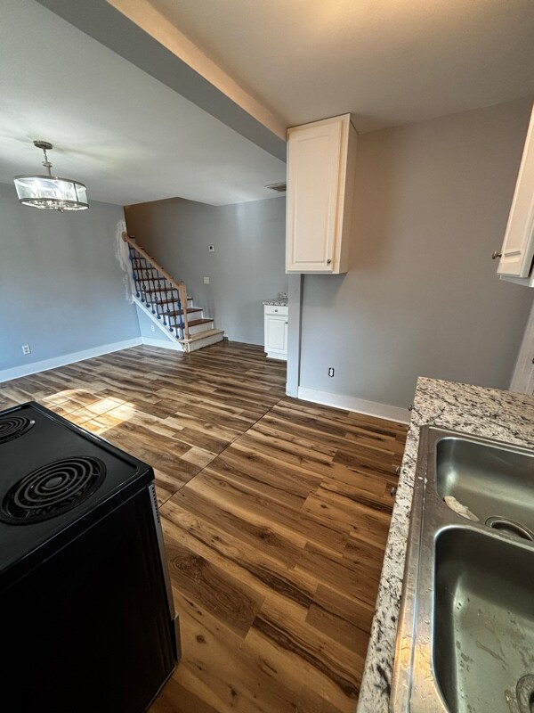 Foto del edificio - 1226 State Rd S-8-806